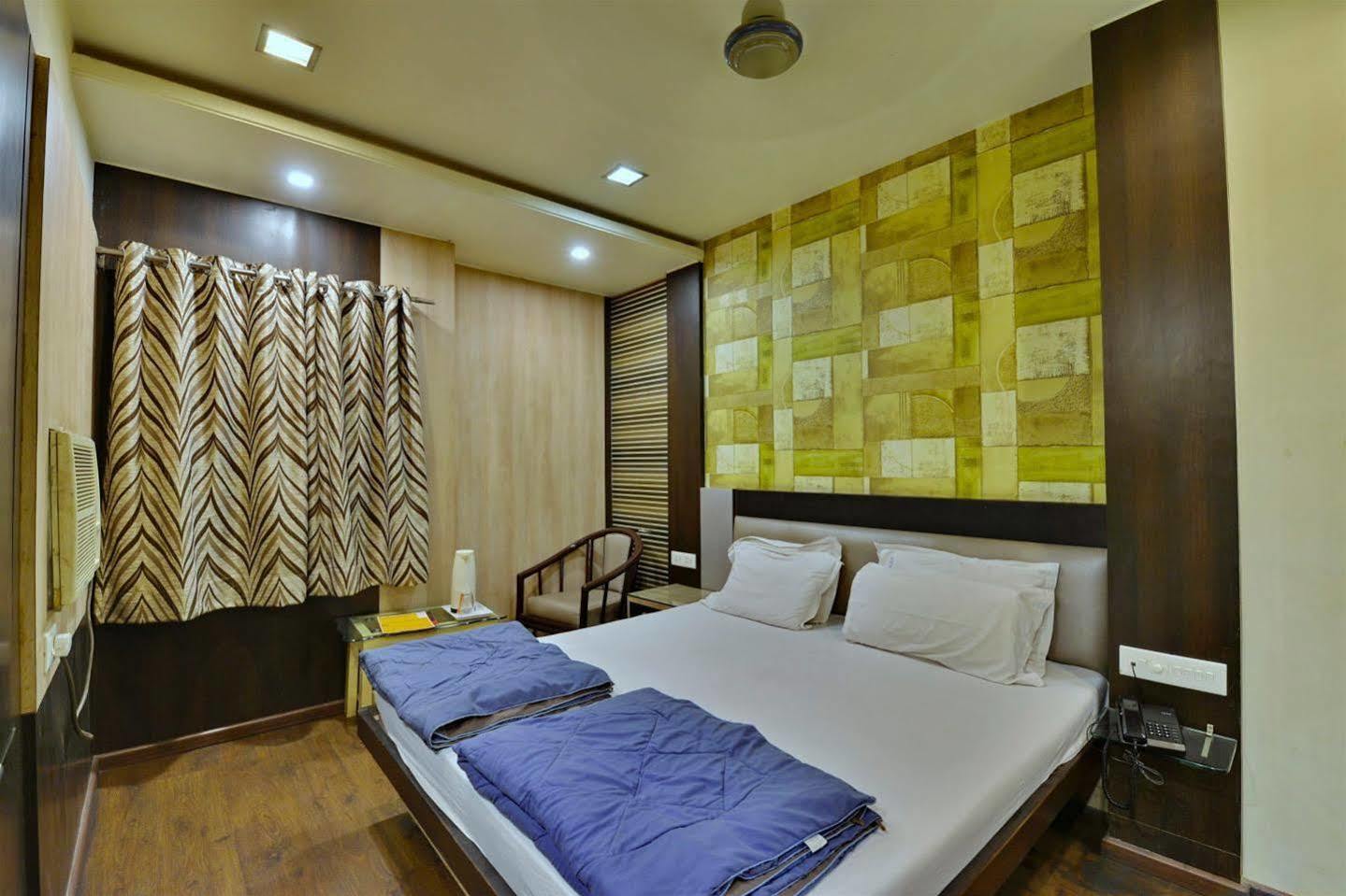 Hotel Kanishka Raipur  Bagian luar foto