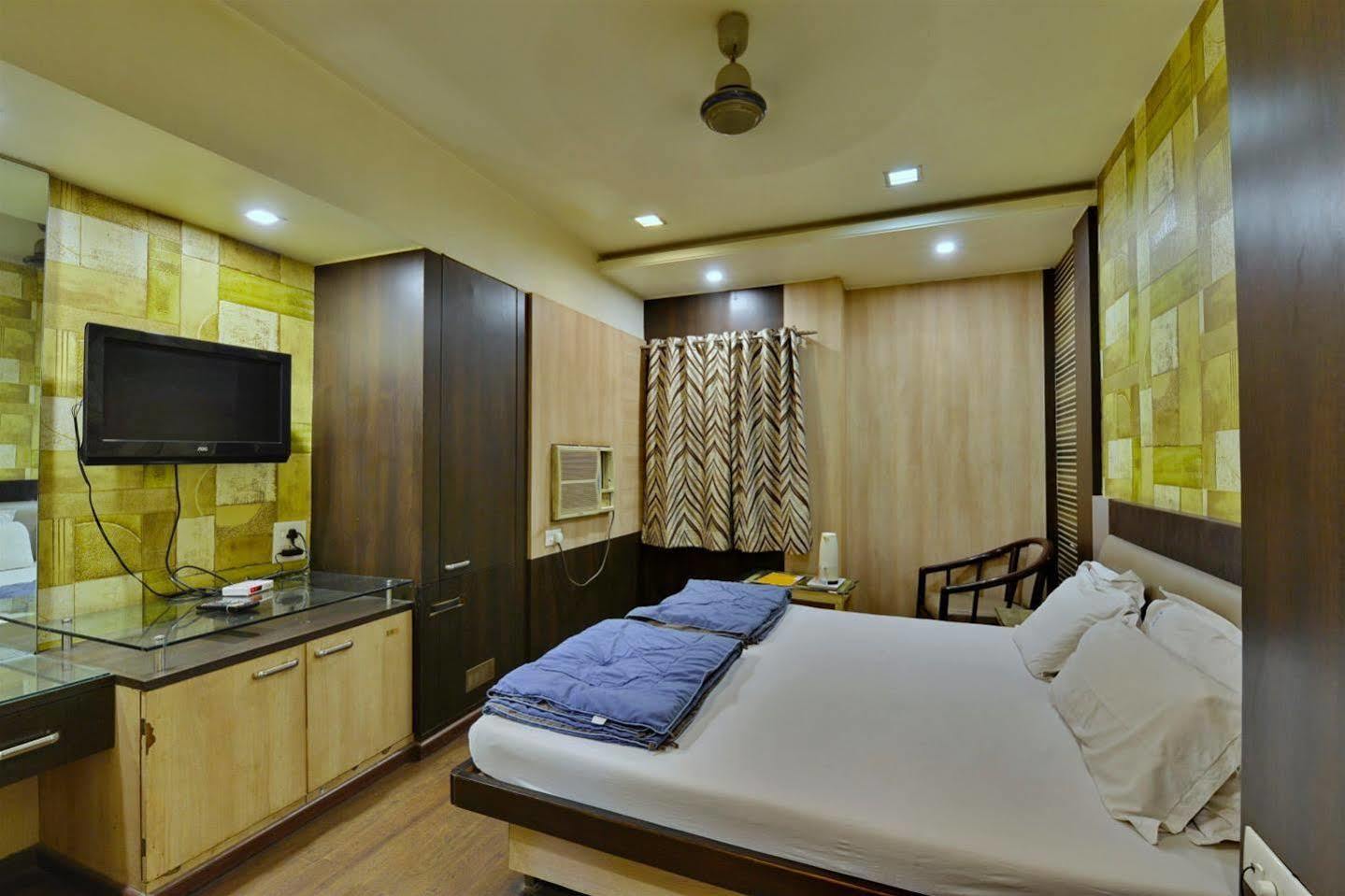 Hotel Kanishka Raipur  Bagian luar foto
