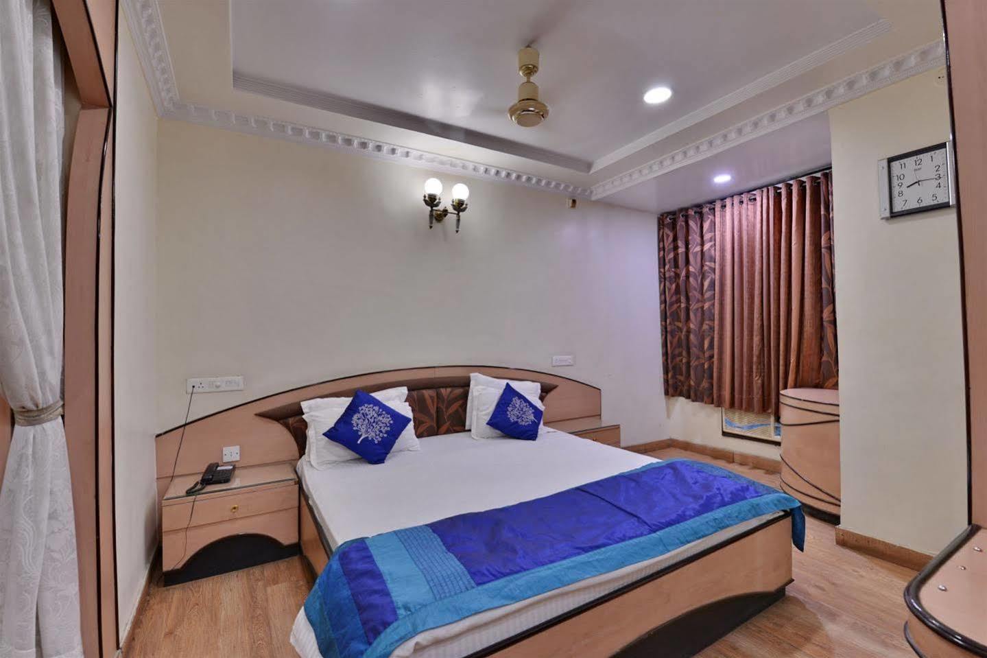 Hotel Kanishka Raipur  Bagian luar foto
