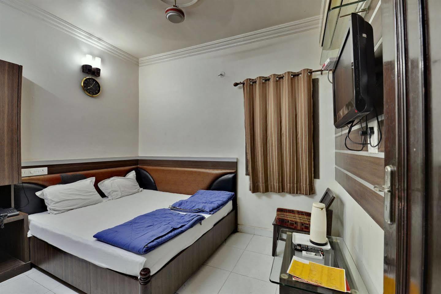 Hotel Kanishka Raipur  Bagian luar foto